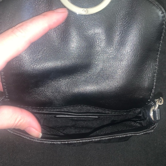 Michael Kors Logo crossbody. - Picture 5 of 6